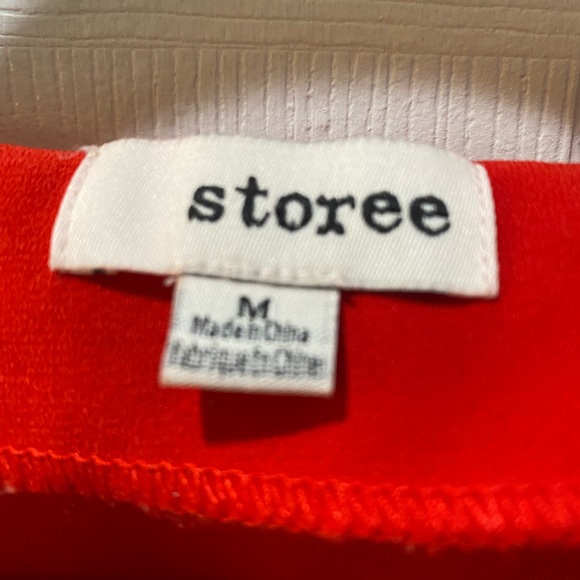Storee red top - Picture 2 of 3